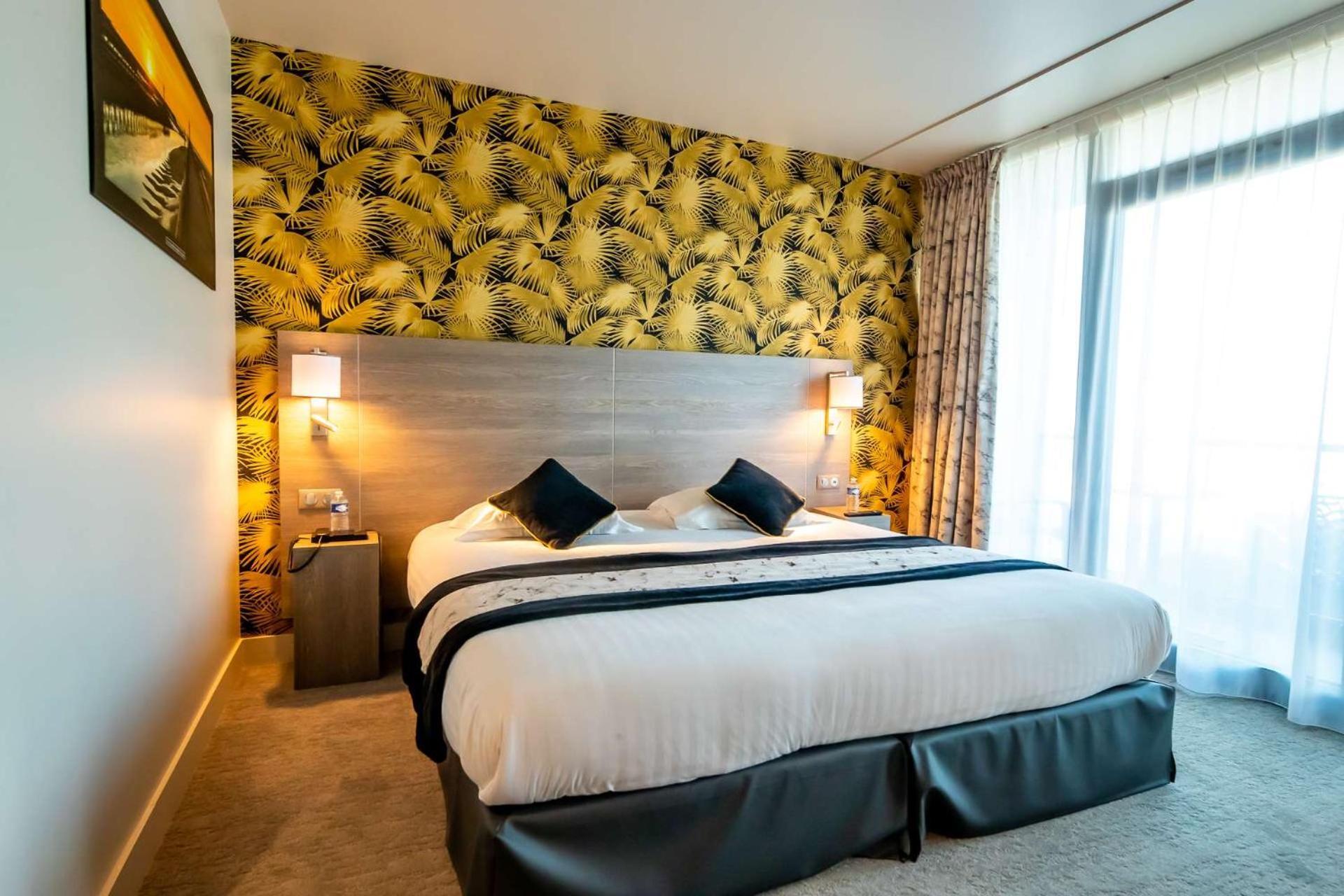 Brit Hotel Eden Spa Honfleur Exteriör bild